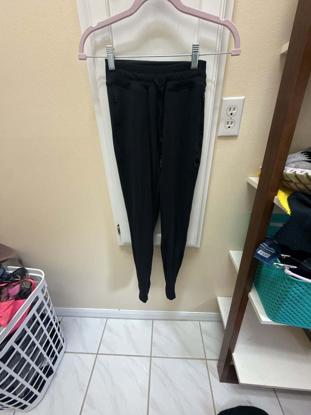 Buffbunny Rosa Pocket Joggers in Black